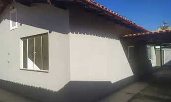 Imagem 6: Casa para venda com 170 metros quadrados com 5 quartos, sendo 1 suíte, quintal