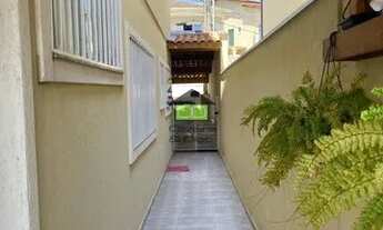 Imagem 2: Com acesso pelo KM 33 da Rodovia Raposo Tavares, este sobrado em condomínio contém três do