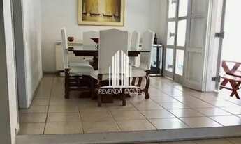 Imagem 2: CASA TÉRREA DE 375M² COM 5 DORMITÓRIOS (5 SUÍTES), 3 SALAS E 4 VAGAS À VENDA NA REGIÃO DE