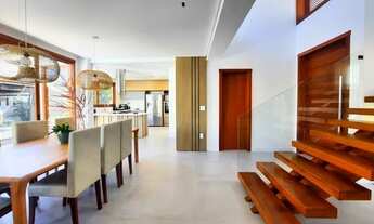 Imagem 3: Casa de condomínio para venda possui 600 metros quadrados com 4 quartos