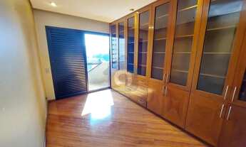 Imagem 7: Descubra a elegância e conforto desse 4 dormi. com 2 suítes em rua tranquila e arborizada!