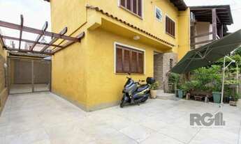 Imagem 2: Sobrado, 3 quartos, 2 banheiros, pátio, 2 vagas, piscina - Bairro Vila Nova