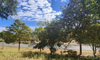 Imagem 3: Terreno à venda no Aldeia do Vale com 3.229 m², APP ao fundo e vista panorâmica definitiva