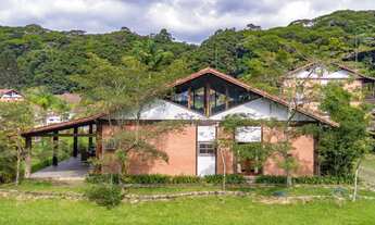 Imagem 2: Casa linear com 5 suítes no bairro Comary, Teresópolis