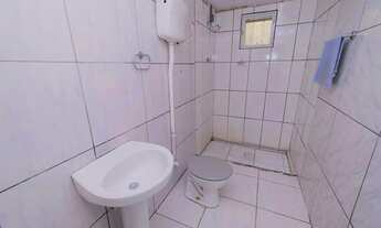 Imagem 6: Casa com 2 dormitórios disponível para aluguel no Centro de Pelotas RS, bem localizada, co