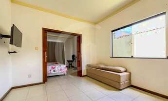 Imagem 7: Oportunidade Única! Imóvel Amplo e Versátil: Residencial e Comercial em Posição Leste!