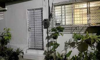 Imagem: ALUGO kitnet em casa amarela