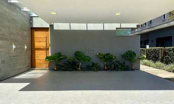 Imagem 5: Casa mobiliada e decorada com piscina e 04 suítes á venda no Condomínio Malibu beach Resid