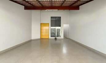 Imagem 3: Casa com planejados no Jardim Itália, pé-direito duplo e área gourmet