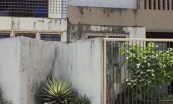 Imagem: Casa à venda em rua pública, TREZE DE