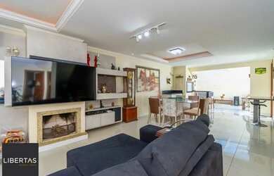 Imagem 2: Excelente casa com 158,9m2 de área privativa, 3 dormitórios, 1 suíte, e 2 vagas