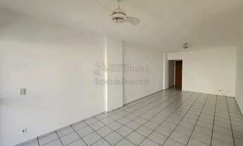 Imagem 2: Centro - Apartamento com 03 dormitórios com armários e sacadas