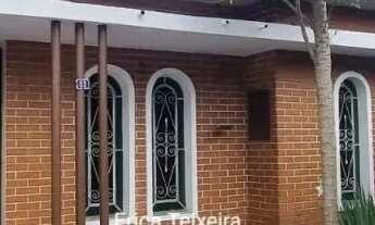 Imagem: Casa térrea com 3 quartos, 3 vagas, no