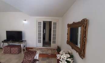 Imagem 4: Casa super bem conservada de 4 dormitórios com suíte e 4 vagas de garagem capoeiras em Flo