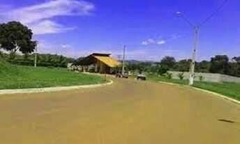 Imagem 3: Lote grande de esquina no Paraíso Tropical