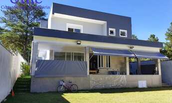 Imagem: CASA RESIDENCIAL em COTIA - SP, GRAMADO