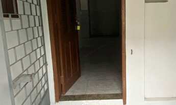 Imagem 2: Casa para aluguel possui 46 metros quadrados com 2 quartos em Demócrito Rocha - Fortaleza