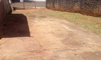 Imagem 2: Casa Térrea para Venda em Londrina, Alpes, 2 dormitórios, 1 banheiro, 1 vaga