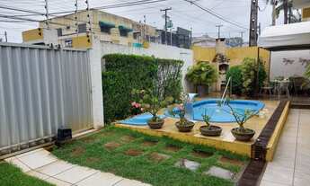 Imagem: Casa de esquina com 429m2 terreno e 267