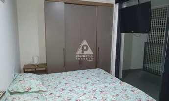 Imagem 4: Em Copacabana: Maravilhoso apartamento de 2 quartos, com varandão e 1 vaga na escritura