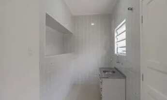 Imagem 2: Sobrado para venda possui 140 metros quadrados com 3 quartos em Aviação - Praia Grande - S