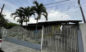 Imagem 2: Casa no Jardim Versalles com 03 suítes, terreno grande e final de rua - Planalto