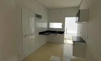 Imagem 5: Alugo casa 2 quartos, climatizada, armários, flores, residencial Fechado