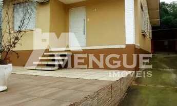 Imagem 3: Casa residencial com 03 dormitórios e 05 vagas no bairro Rubem Berta em Porto Alegre 47