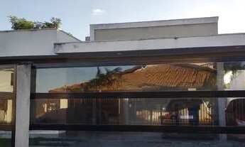 Imagem: ARNIQUEIRAS Mega House 4qtos/3sts, alto