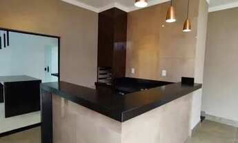 Imagem 6: Casa para venda tem 240 metros quadrados com 4 quartos