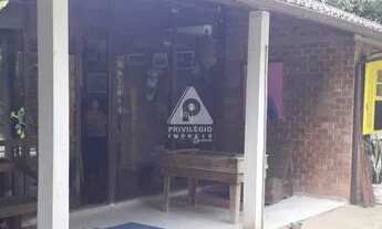 Imagem 2: Excelente casa em amplo terreno na Ilha Primeira, ótimo estado, salão amplo com girau, var