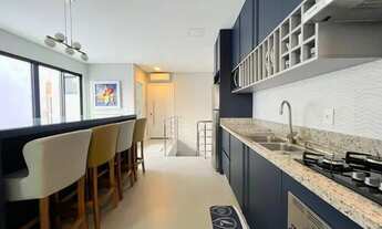 Imagem 4: Cobertura duplex mobiliada com vista para o por do sol e morro do macaco