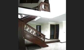 Imagem 4: Casa de condomínio para venda tem 320 metros quadrados com 5 quartos