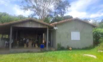 Imagem 2: Imóvel para venda tem 200 metros quadrados com 3 quartos em Centro - Anicuns - GO