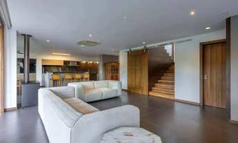 Imagem 4: Imóvel para venda possui 493 metros quadrados com 4 quartos em Agronomia - Porto Alegre