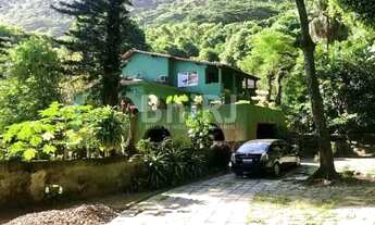 Imagem 3: VISTA LINDA!! CERCADA DE VERDE!