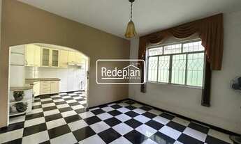 Imagem 2: Casa grande no jardim Amália