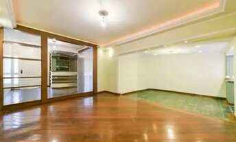 Imagem: Casa térrea com piscina, jardim e 3 dormitórios