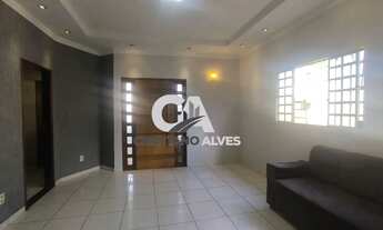 Imagem 3: Casa usada com piscina de esquina à venda , setor papillon park, Aparecida de Goiânia próx