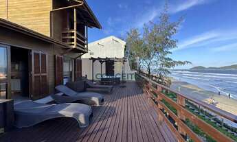 Imagem: Casa pé na areia na Praia do Campeche com