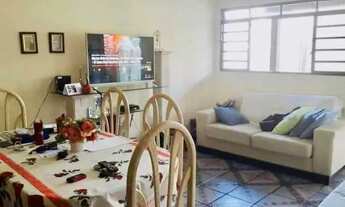 Imagem 3: Imagina um quintal grande, plano e gramado! Casa toda térrea, com cara de interior, à vend