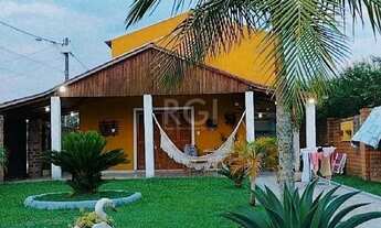 Imagem: Casa com Piscina no bairro Lami