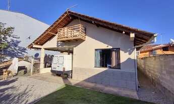 Imagem 3: 1711 Casa em Alvenaria no Bairro Salinas, rua pavimentada, 350 metros da praia