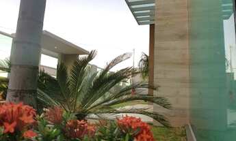 Imagem 2: Casa com Alto padrão de construção, com acabamento no blindex