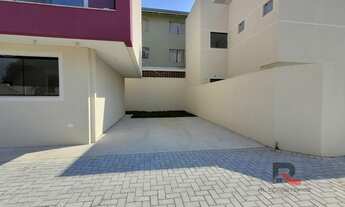 Imagem 3: Sobrado para Venda em Curitiba, Uberaba, 3 dormitórios, 1 suíte, 3 banheiros, 2 vagas