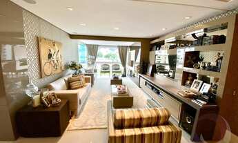 Imagem 2: Apartamento para venda possui 138 metros quadrados com 3 quartos em Centro - Florianópolis