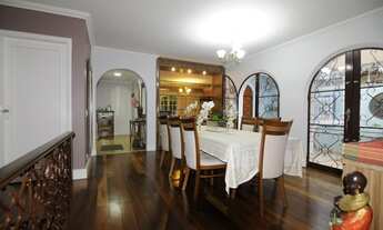 Imagem 2: Residência ampla e arejada de 270m² com móveis planejados em todos os quartos