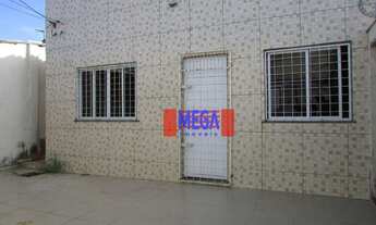 Imagem 2: Casa com galpão para alugar, no bairro Quintino Cunha