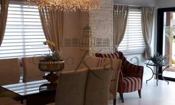 Imagem 6: Casa de condomínio para venda possui 380 metros quadrados com 3 quartos