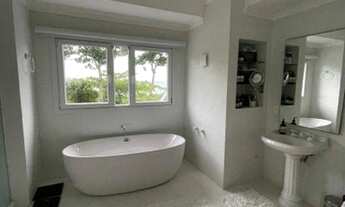 Imagem 6: Casa À Beira Mar com 4 suítes à venda, 800 m² por R$ 14.000.000 - Jurerê Internacional - F